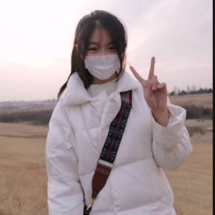爱与海-河南省·焦作市·孟州市--舞蹈生,参加过许多演出
在快手,抖音都有账号,并且拥有很多粉丝
参加过模特培训
会走猫步,摆姿势