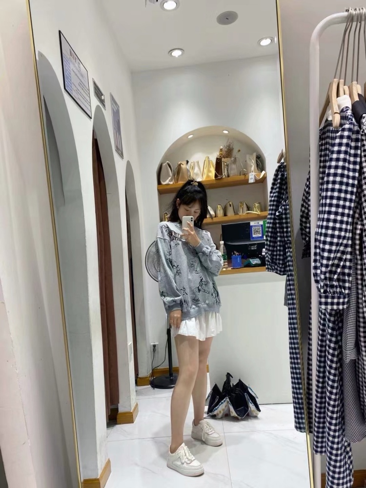 龚裕雅-贵州省·黔南布依族苗族自治州·龙里县-映客-买家秀或淘宝逛逛种草都可以,身高170 体重118。免费试用开箱测评都🉑️