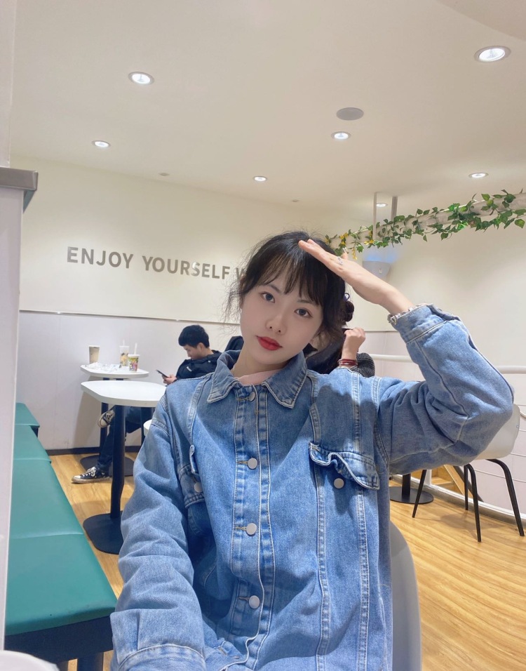 龚裕雅-贵州省·黔南布依族苗族自治州·龙里县-映客-买家秀或淘宝逛逛种草都可以,身高170 体重118。免费试用开箱测评都🉑️