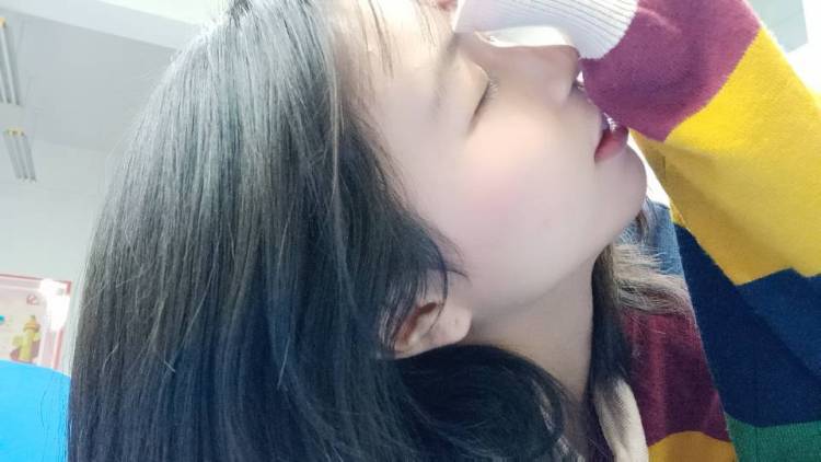 Summer.-河南省·平顶山市·宝丰县--寄拍模特接单,有经验,包包鞋子美妆服饰耳饰袜子美瞳皆可。身高165体重55kg微胖,可接多种风格。