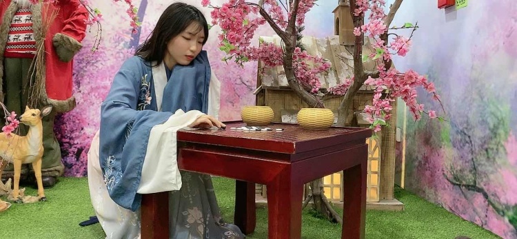 Summer.-河南省·平顶山市·宝丰县--寄拍模特接单,有经验,包包鞋子美妆服饰耳饰袜子美瞳皆可。身高165体重55kg微胖,可接多种风格。