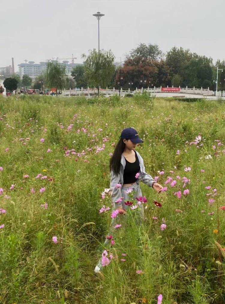 完颜辰戈-河南省·郑州市·管城回族区-快手cg95378774-身高166
体重110
职业:大一学生
爱好:喜欢拍摄,批图,做ppt 公众号编辑 穿搭。我最擅长的是穿搭,批图,摄影。
希望能被选中,给我一次尝试的机会