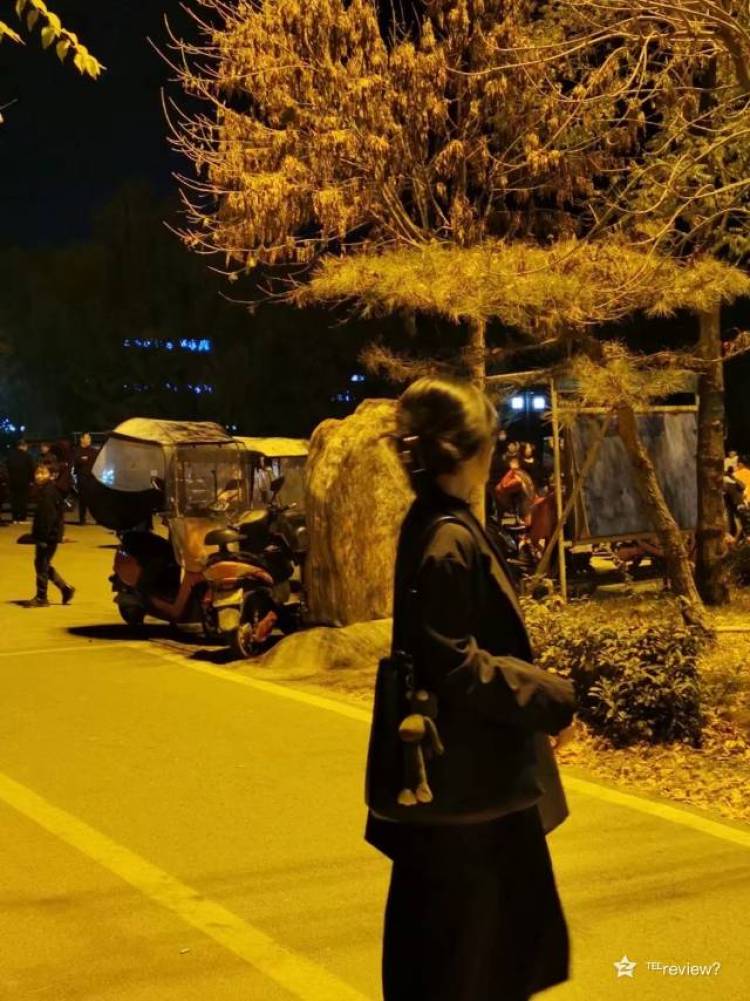 完颜辰戈-河南省·郑州市·管城回族区-快手cg95378774-身高166
体重110
职业:大一学生
爱好:喜欢拍摄,批图,做ppt 公众号编辑 穿搭。我最擅长的是穿搭,批图,摄影。
希望能被选中,给我一次尝试的机会