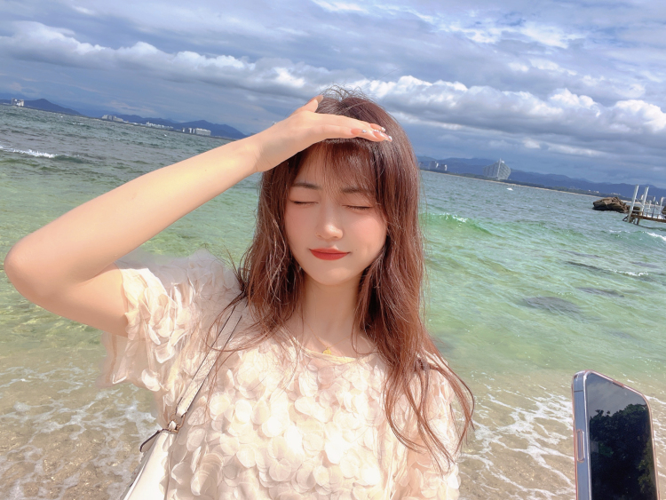 Erdbeere🌸-安徽省·马鞍山市·花山区--爱好拍照📷只接受寄拍,淘宝卖家秀,对镜拍,不接受约拍,直播带货