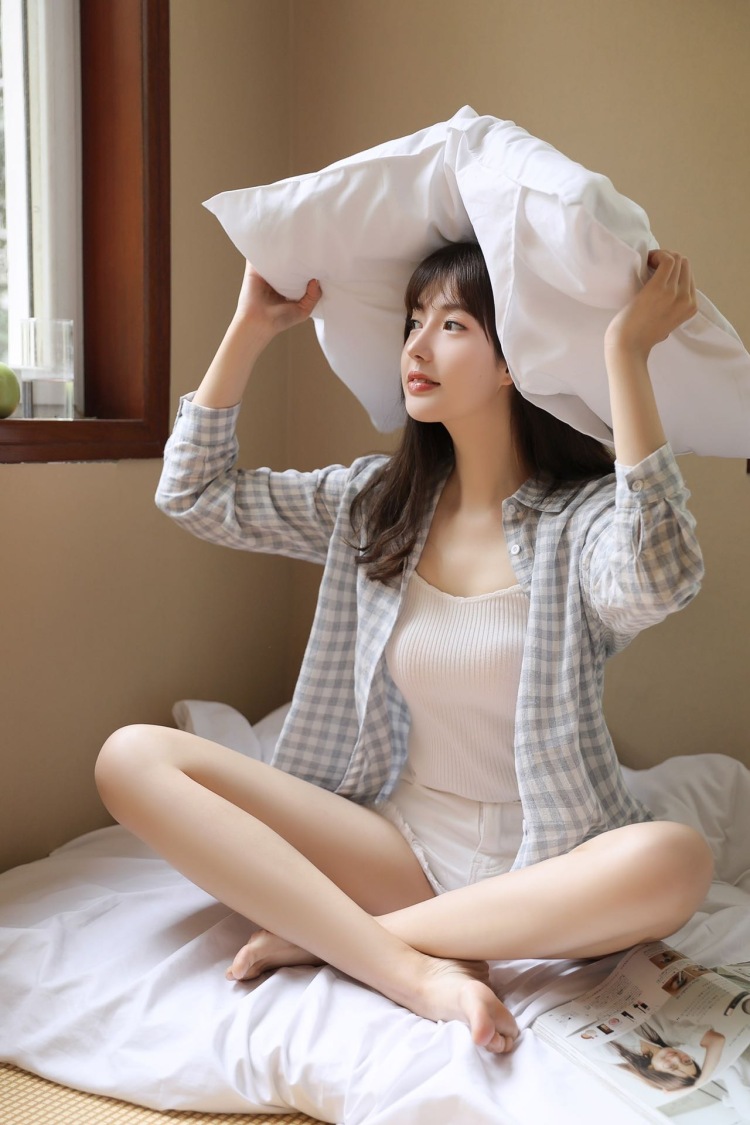 h.-四川省·成都市·青羊区-微博-本人身高174,五官大气,头小脸小,腿长。日常喜欢拍照和搭配,会摄影修图,也可以短视频编辑。经常探店,会经营微博和大众点评,***如果您有要求也可以。