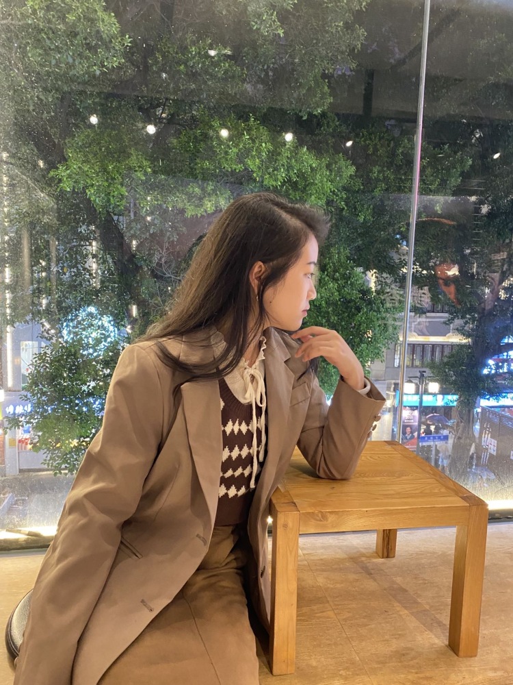 脆梨-广东省·东莞市·虎门镇--可接买家秀返图和送拍寄拍，本人眼睛会说话，可接瞳模，饰品，鞋包帽子衣服都可以～会修图会拍摄，拆箱测评，诚信来～