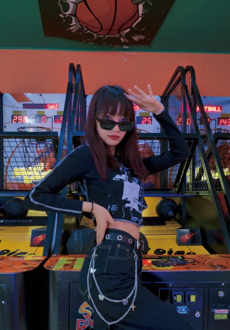 美少女壮士🧸-河南省·新乡市·红旗区-抖音***-接寄拍
身高165cm 体重42kg.
有做过网拍的经验,会p图 48小时内出图
风格:休闲 甜美 辣妹 美式校园 多风格
出图:🉑️外景 🉑️室内 🉑️对镜
可发:抖音 *** 知乎 微博
费用