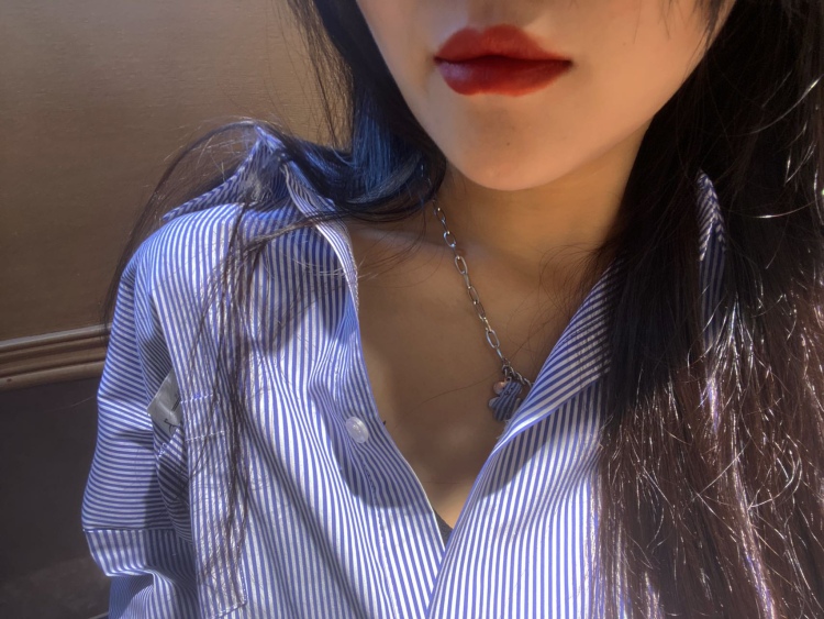 FANL 🖤-陕西省·渭南市·临渭区-抖音 快手 ***-接寄拍 服装 包包 饰品 鞋子手机壳其他都可 风格多变 会化妆会修图 价格可协商