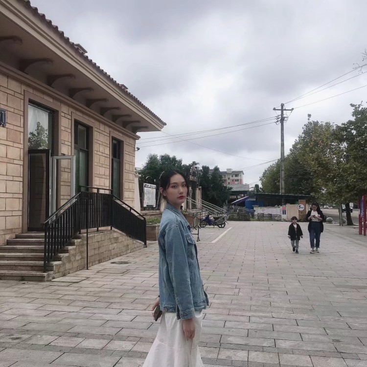 Double cute-四川省·内江市·资中县--会拍照,会化妆,会化妆,接受寄拍(衣服,鞋子,包包,美甲等)都可以拍。也接受置换拍照。