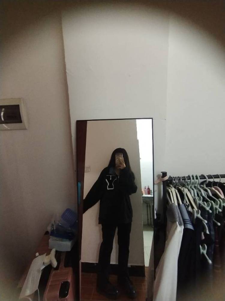 寄南-湖南省·邵阳市·邵阳县--电子商务专业,会ps会剪辑视频,会穿搭,好沟通,素人模特都可以接,之前有很多接单经验,一定尽量达到商家的要求