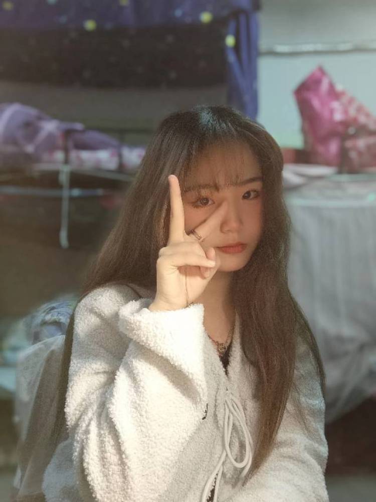 小陈不在-安徽省·合肥市·肥西县-快手-身高：160  体重：48
接寄拍  买家秀  约拍都可  风格多变
会拍照~  爱修图~  出图快~
期待合作！
