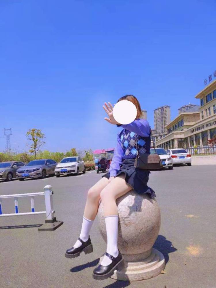 小陈不在-安徽省·合肥市·肥西县-快手-身高：160  体重：48
接寄拍  买家秀  约拍都可  风格多变
会拍照~  爱修图~  出图快~
期待合作！