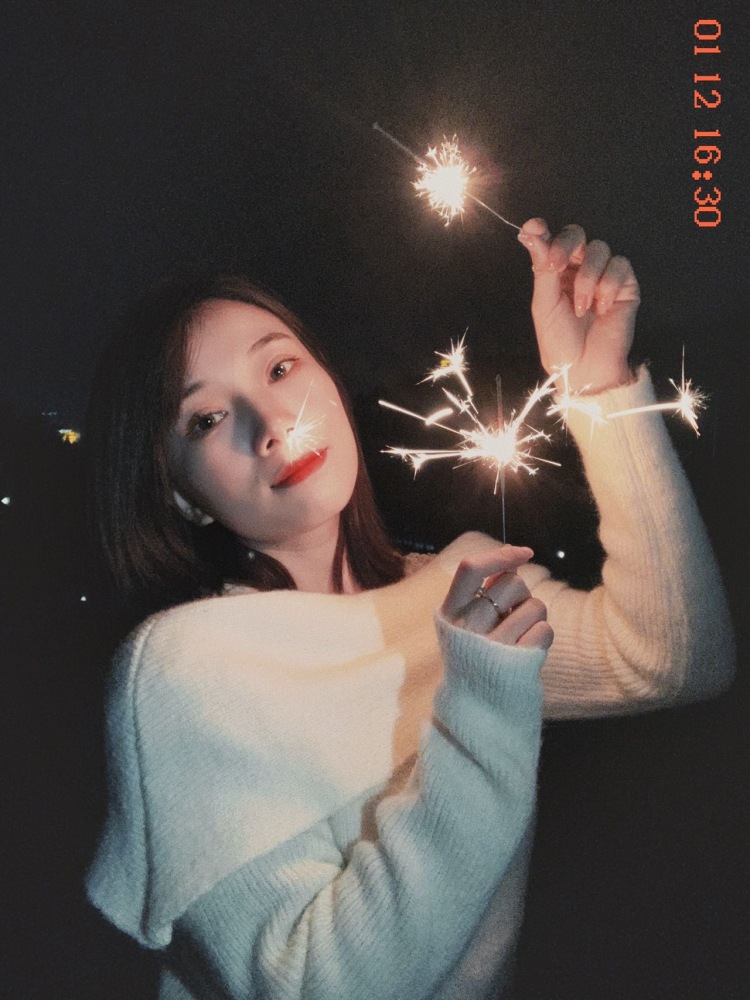 A🌸彭彭🌸-贵州省·铜仁市·玉屏侗族自治县-抖音  ***  微博-接寄拍，个人比较喜欢舞蹈 、拍照 、穿搭打扮自己。热爱生活，分享自己的小美好。