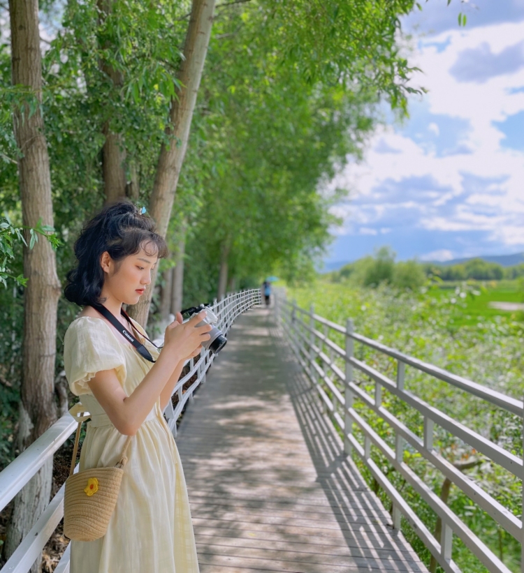 大只🐽-贵州省·贵阳市·花溪区--一名在校大学生,音乐表演专业身高163.体重46kg,热爱摄影,喜欢穿搭,接寄拍,风格多变,会p图。