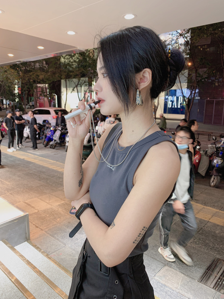 「Liberal」-云南省·昆明市·西山区-抖音、快手-自由职业者一枚，身高160，体重43公斤。接送拍单、买家秀详情页加主图，视频，
珠宝首饰、衣服包包、鞋子等都可。有需要可联系