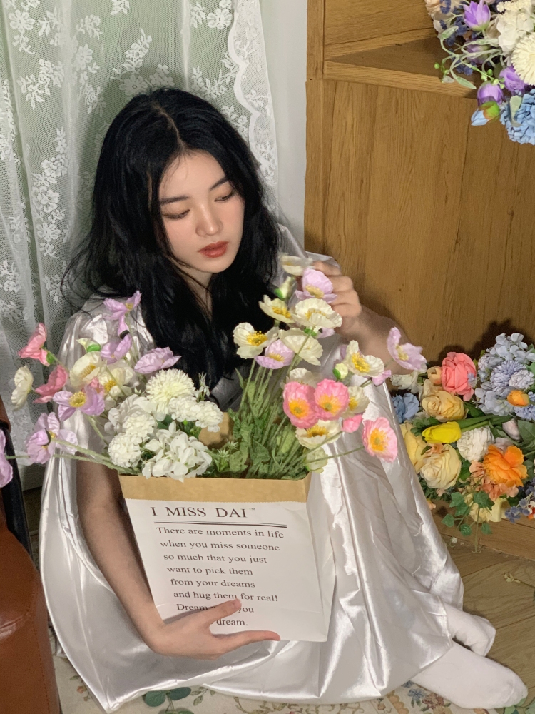 🌙-湖南省·长沙市·开福区-***-身高175体重115,会拍照会p图,各种风格都可,有意者欢迎合作,谢谢