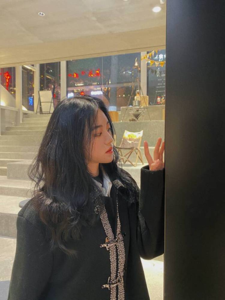 🌙-湖南省·长沙市·望城区-***-20岁,身高175,体重115,会拍照会修图有耐心,接寄拍买家秀等等,欢迎合作
