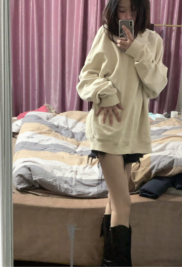 期盼雨落山-江苏省·无锡市·宜兴市-抖音 快手-我特别喜欢拍照 也爱买漂亮的衣服 鞋子等等 我会p图 也经常在某音上发布视频或照片