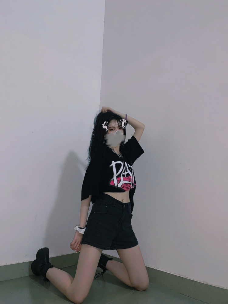 里月子-湖南省·邵阳市·北塔区-抖音 *** 快手-接买家秀 接过初普金钻美容仪开箱测评 约寄拍 送拍 淘宝 拼dd 京东都可 衣服 包包 首饰都可 风格多样