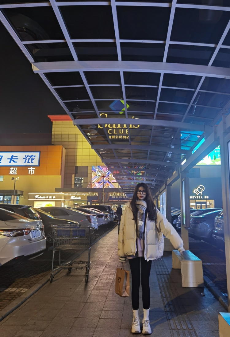 里月子-湖南省·邵阳市·北塔区-抖音 *** 快手-接买家秀 接过初普金钻美容仪开箱测评 约寄拍 送拍 淘宝 拼dd 京东都可 衣服 包包 首饰都可 风格多样