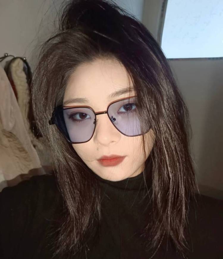 衷-河北省·保定市·唐县--艺术生,经常穿礼服,礼服类也可接,气质挂,大学生时间充足,出图快,接受不满意重拍(合理要求范围内),有过寄拍经验,信誉好,有需要的商家可以dd(内衣单类的不接哦)身高166体重50公斤