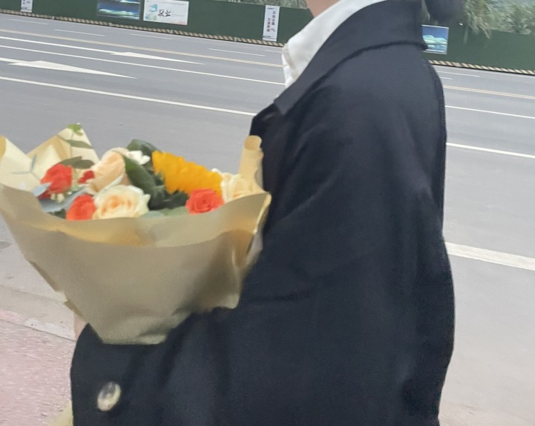 drink wine-四川省·自贡市·荣县-抖音 快手-目前是大二在校学生,平时喜欢在快手平台发布一些自己的日常照片,想要做一个寄拍模特!喜欢拍照📷!