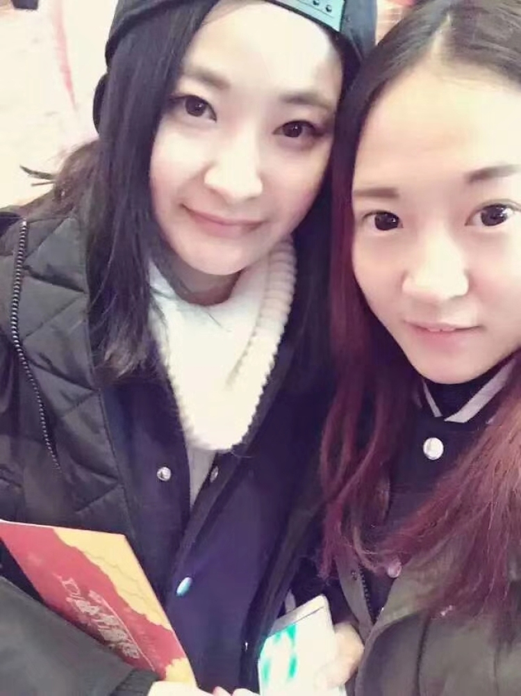 小尾巴~-河北省·廊坊市·三河市-抖音-本人身高162.体重90斤。之前一直是白领,现在是全职辣妈一枚!性格严谨有责任心。平时爱臭美擅长搭配会打扮。希望能给娃儿多挣点奶粉钱!