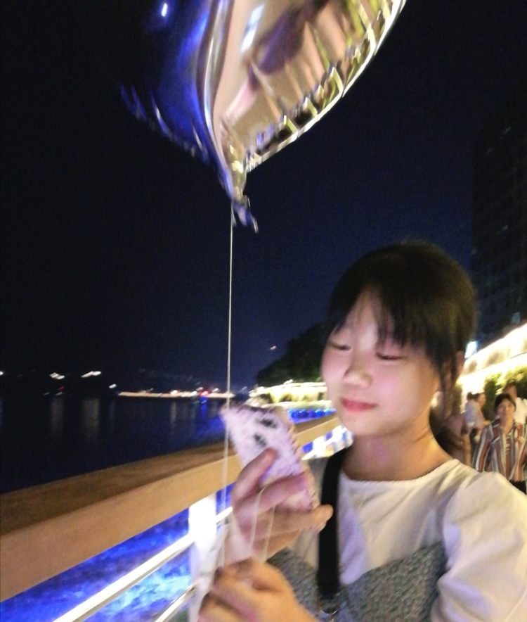 懂了.-重庆市·县·云阳县--接寄拍哦 身高有1.65 长的还行哦 可以拍衣服 首饰 裤子 鞋子 裙子 包包等等 价格便宜