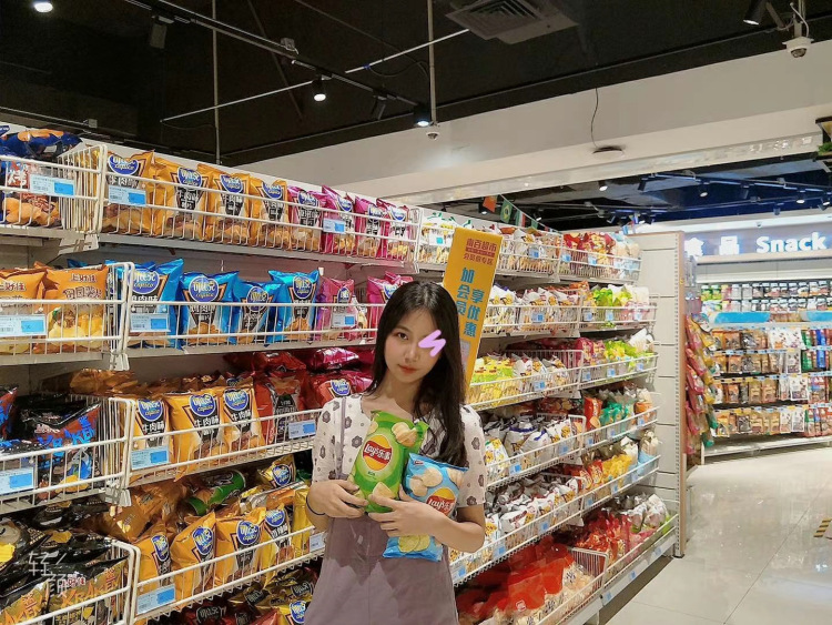 'ᵕ'-广西壮族自治区·南宁市·青秀区--接衣服和饰品买家秀卖家秀,寄拍。会自己修图,并且能驾驭各种风格。