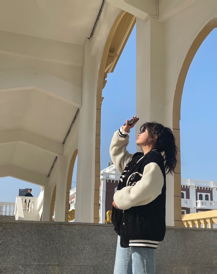 ,,,-江苏省·徐州市·云龙区--大家好!接寄拍,衣服,会p图拍照,会穿搭,接美瞳,小饰品发卡展示,闲着赚点小钱有意者找我