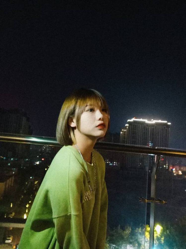 奈奈生-陕西省·咸阳市·渭城区--身高165,
有化妆基础。
会拍照,会p图。
可以做寄拍,衣服,化妆品,美瞳。