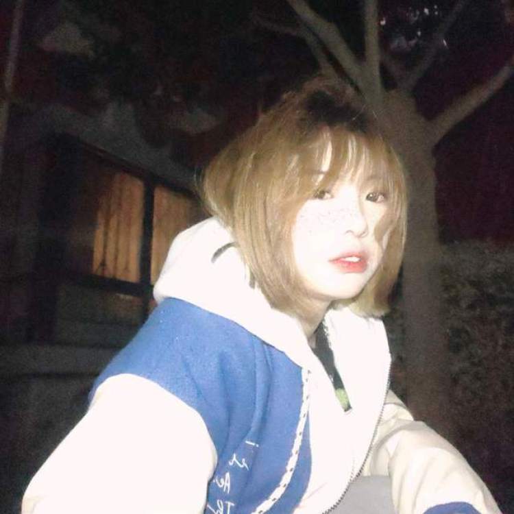 奈奈生-陕西省·咸阳市·渭城区--身高165,
有化妆基础。
会拍照,会p图。
可以做寄拍,衣服,化妆品,美瞳。