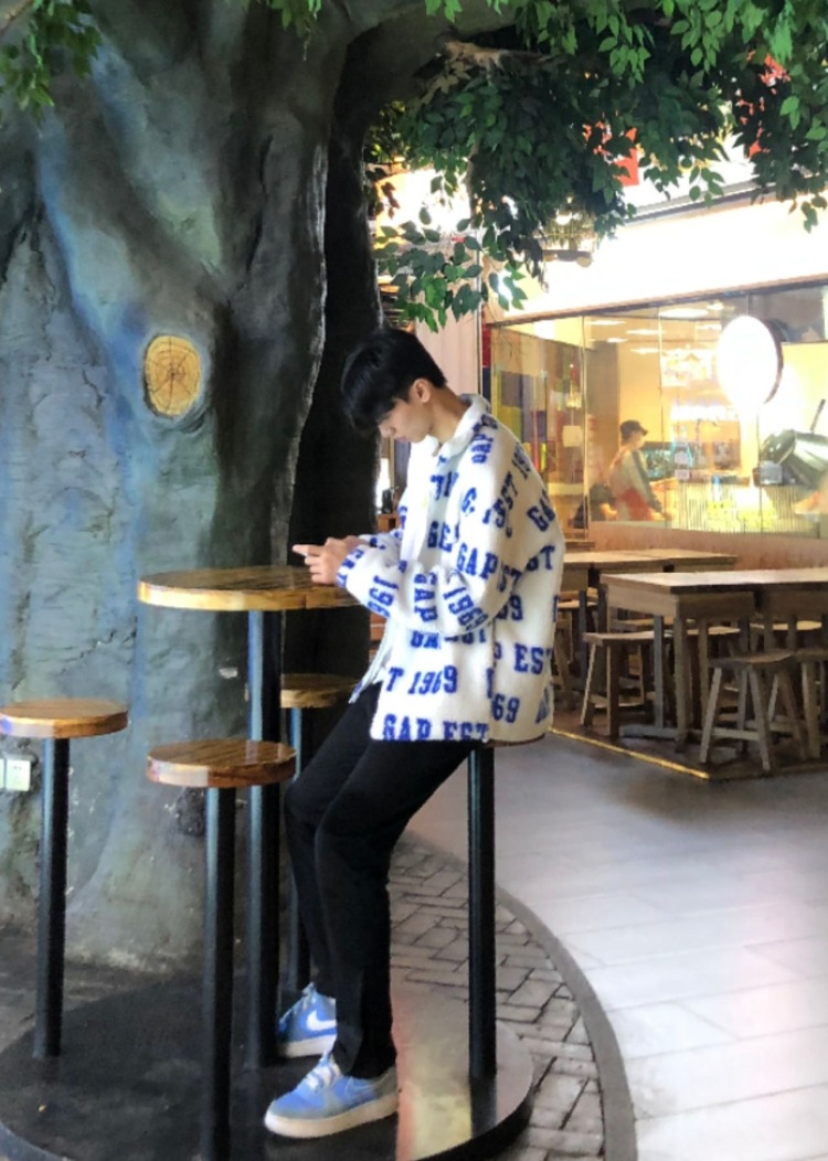 D-广东省·东莞市·东城街道-抖音-服装表演专业
良好的比例
身高183体重65kg
自带男模气质 韩范