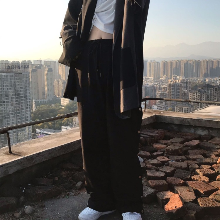 FANTASY-江西省·上饶市·信州区-快手-身高162 体重42kg 喜欢拍照 可接买家秀 日用品 服饰 等拍摄 会修图