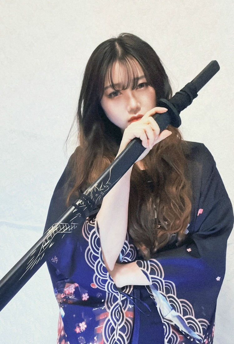苏格拉庭-上海市·上海市·浦东新区--接寄拍买家秀 美瞳 彩妆护肤试用测评推广以及文案写作 开箱测评 探店打卡 写种草笔记软文以及发布 各类文案写作