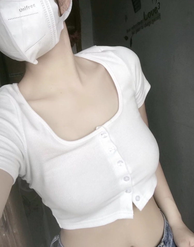 L 💭-广西壮族自治区·防城港市·港口区--大家好!
热爱拍照,可寄拍,我有充足的时间,拍到你满意为止😊
年龄:21
身高:165CM
体重:45kg