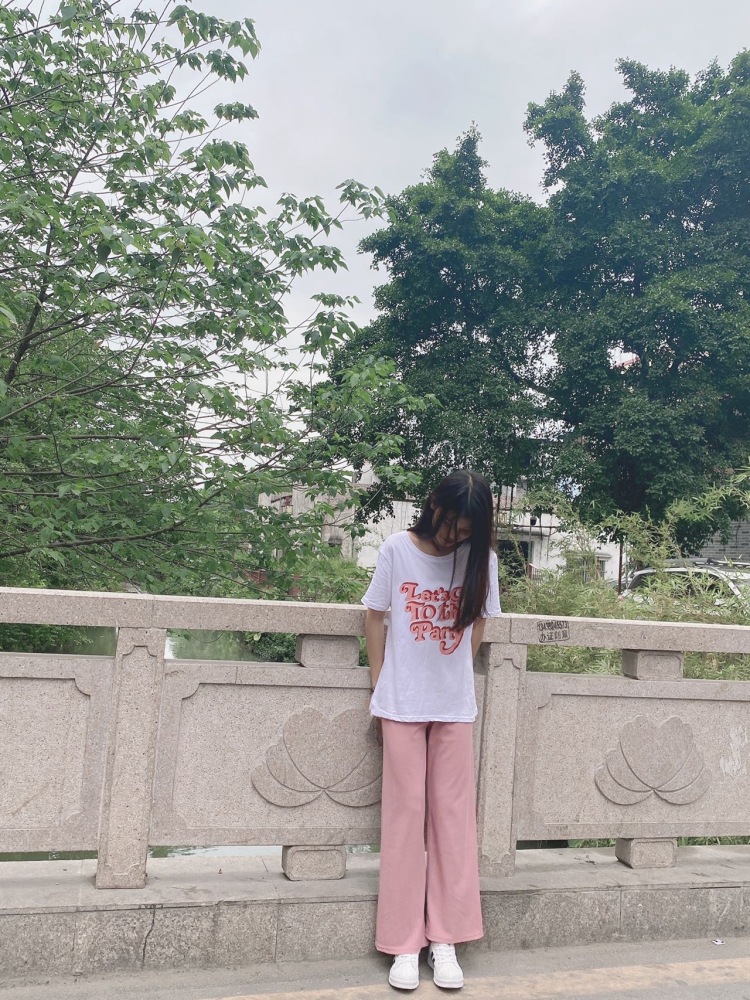 L 💭-广西壮族自治区·防城港市·港口区--大家好!
热爱拍照,可寄拍,我有充足的时间,拍到你满意为止😊
年龄:21
身高:165CM
体重:45kg