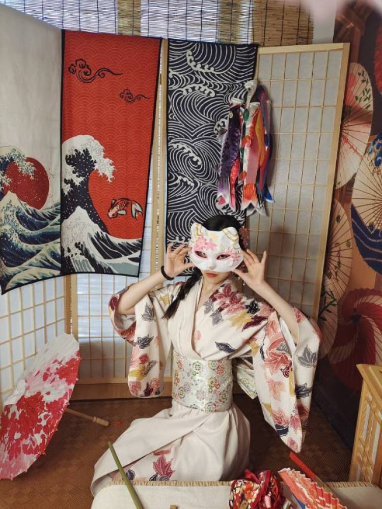 Adeline.-河南省·郑州市·中原区--接寄拍 送拍 身高170 体重46kg 会拍照找角度 会化妆