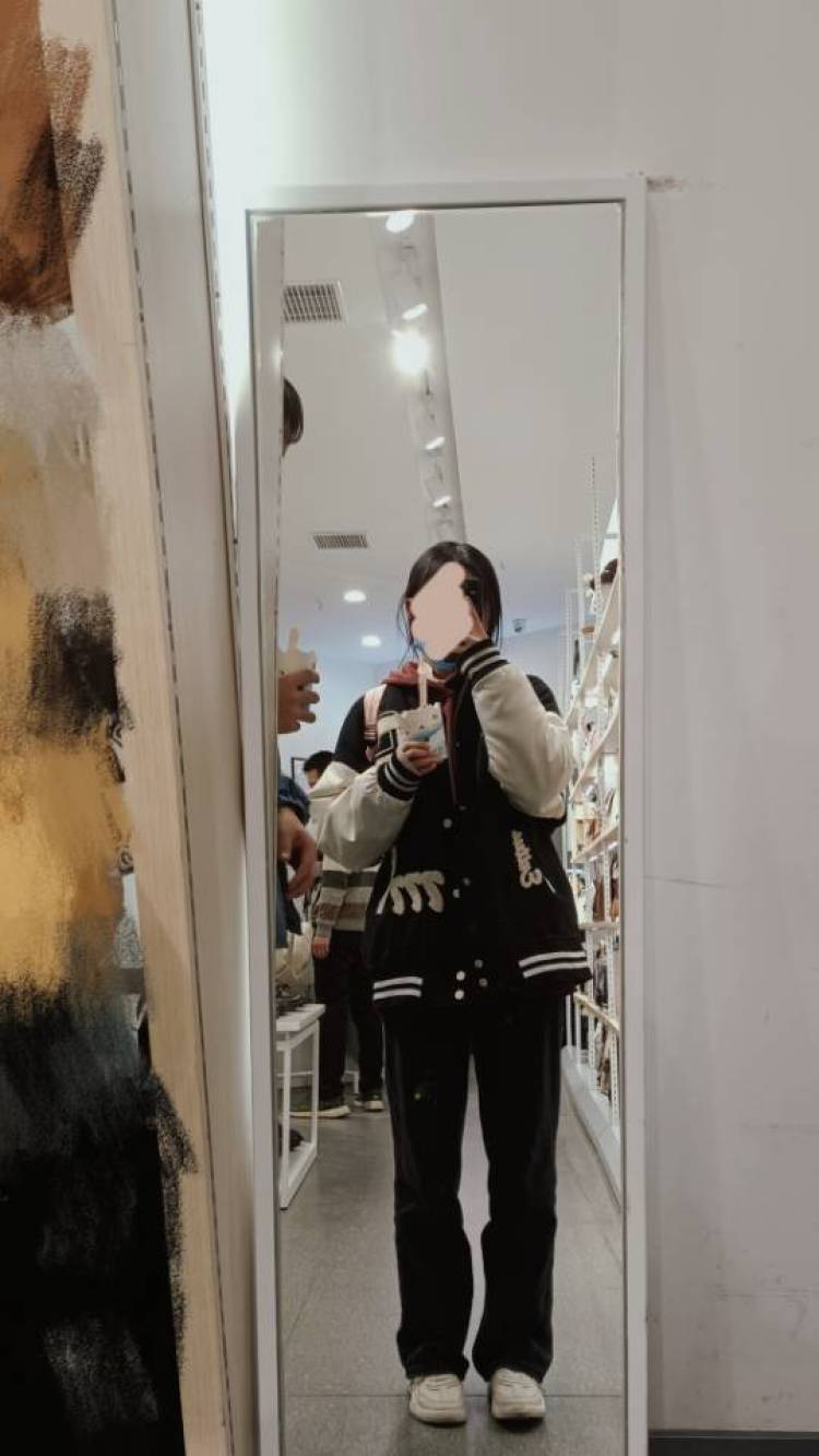 Belle-河南省·洛阳市·瀍河回族区-抖音 ***-喜欢拍照 跳舞 打卡 167cm 100斤 学生 风格不定 皆可