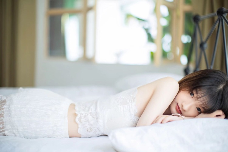 半岛看月亮🌙-江苏省·南通市·启东市-抖音 快手 -擅长穿搭摆拍 可接寄拍单 各种风格皆可 新手但有诚意 希望给个机会
