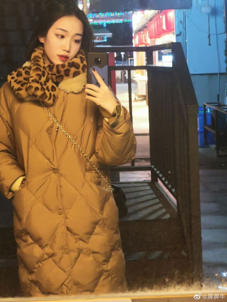 闷油瓶-云南省·昆明市·盘龙区--接衣服 美瞳 鞋子等寄拍
身高167 体重96
费用协商