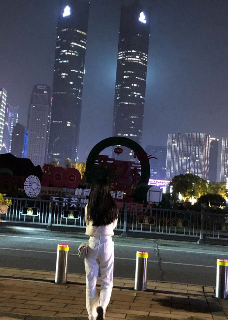 ᥫᩣ-江西省·赣州市·瑞金市-快手-学生
可接饰品、生活用品、美妆、服装、美甲
165cm 50kg
会p图