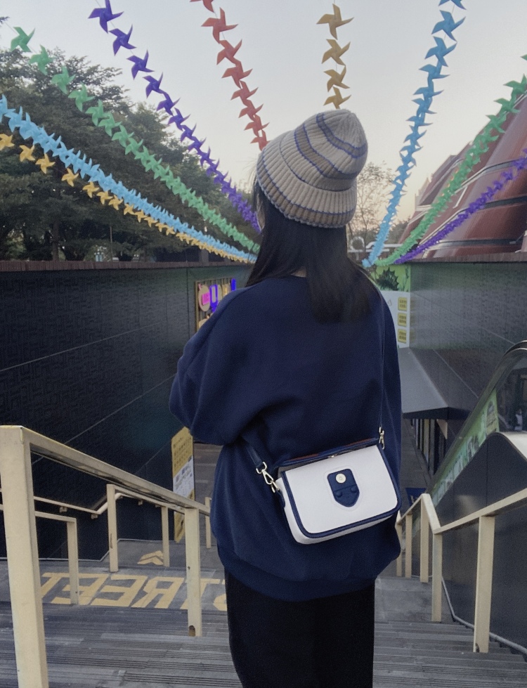 zix-广东省·深圳市·龙岗区-快手抖音***微博都有在玩-会p图,会拍照,
微胖高个子
身高170
体重122~124中徘徊
可寄拍,
商家快找我
合作
✌️