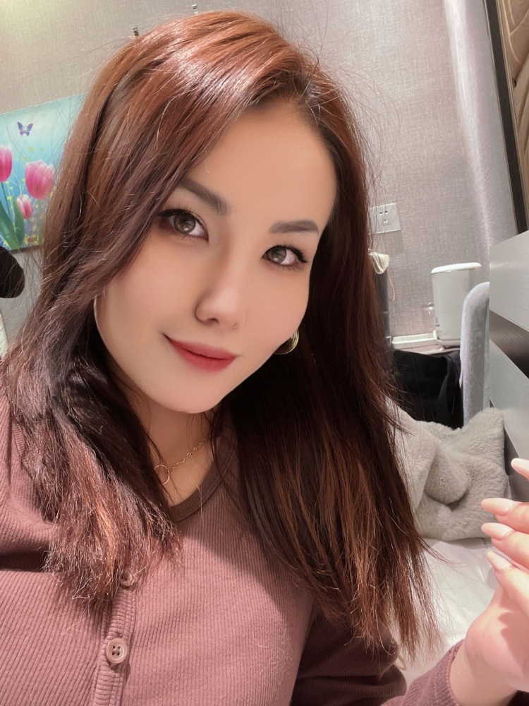 °-新疆维吾尔自治区·阿勒泰地区·富蕴县--可接寄拍,买家秀,主图详情页都可以
会修图,出图快
年龄:23
身高:160CM
体重:42KG