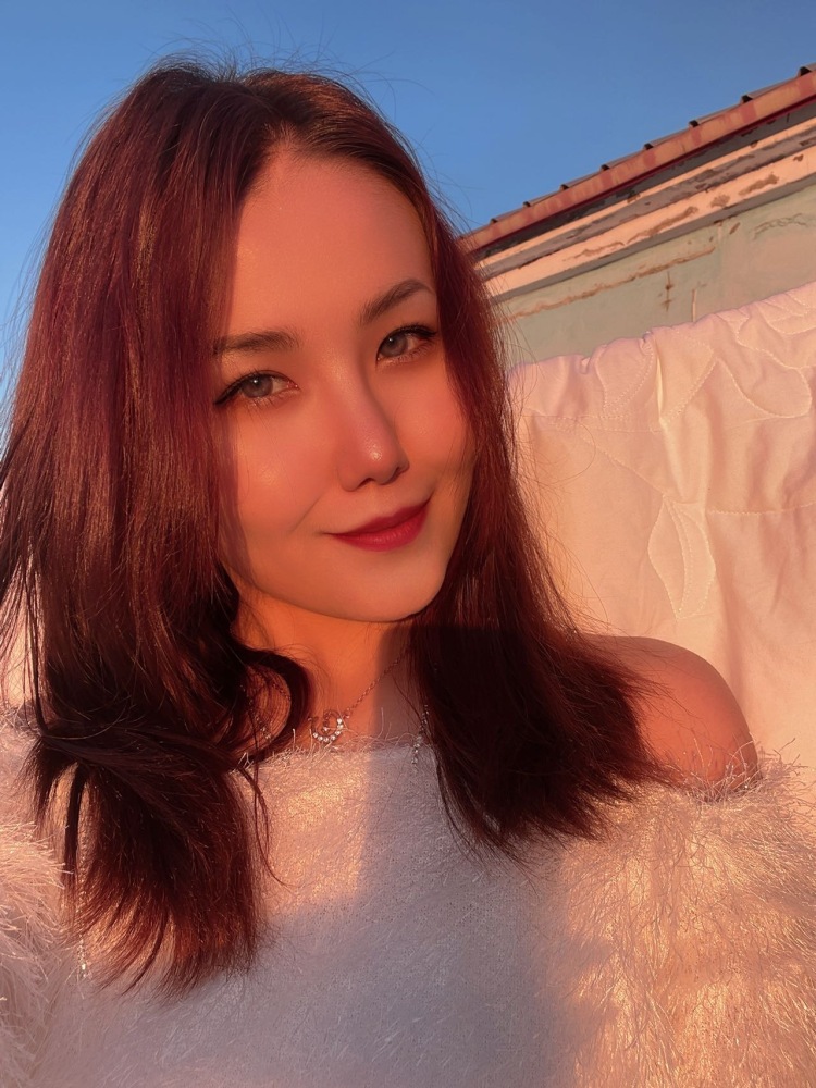°-新疆维吾尔自治区·阿勒泰地区·富蕴县--可接寄拍,买家秀,主图详情页都可以
会修图,出图快
年龄:23
身高:160CM
体重:42KG