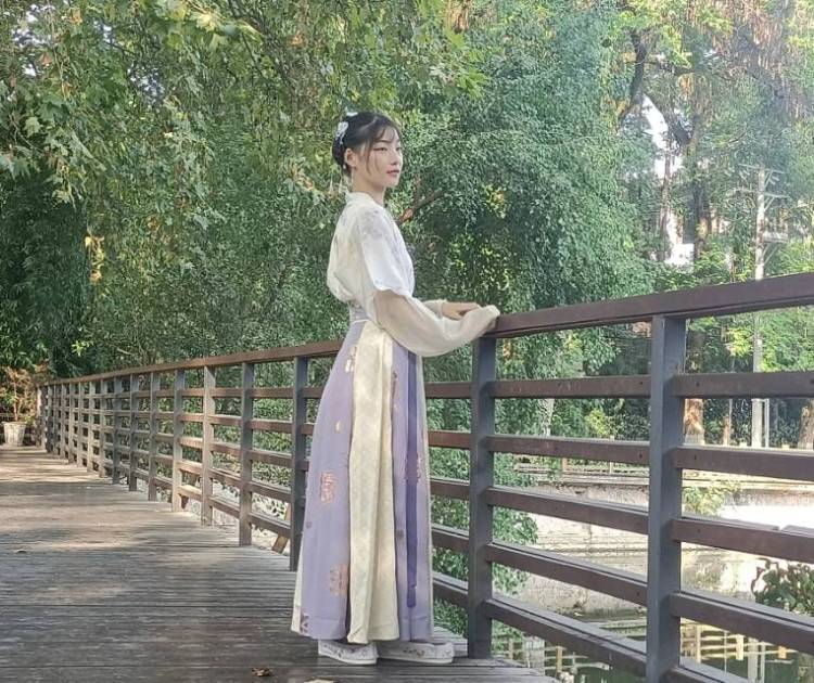 🍪-湖北省·武汉市·蔡甸区-都可以-接寄拍 推广
会修图 诚信这方面请完全放心
耳饰 发饰 项链戒指 衣服等都可接
