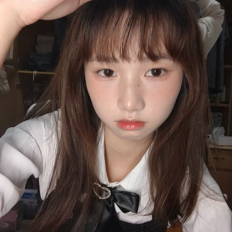 摇摇-广东省·清远市·清城区-抖音微博***-可接寄拍各类商品,衣物,耳饰,手机壳,食品等,风格各样,白菜价。拥有一定的拍照技术,会剪辑视频,佳能200d二代单反拍摄,手机OPPOfindx3拍摄,可修图,可拍人像食品等,掌握一定修图技术,155