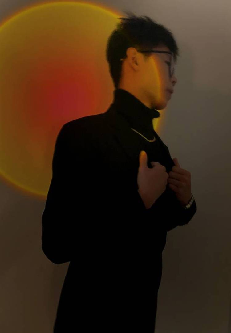 ZHONG974-广东省·深圳市·南山区-抖音快手-学生,男180,体重65公斤,会p图,接各种风格寄拍,拍照技术没问题,颜值身材在线,也可接男士化妆产品测评,工作认真负责,不拖拉,可进行长期的合作。