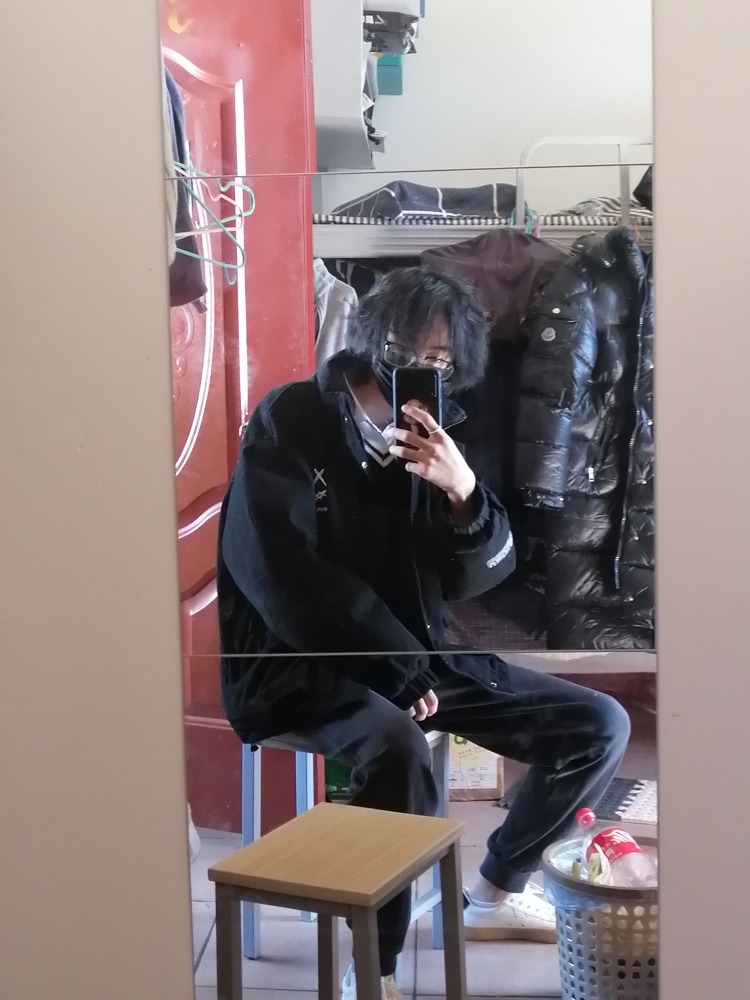 ཀྲང་ཧོའོ-西藏自治区·拉萨市·城关区-抖音,微信,QQ-本人自己会摄影,在图虫和中国500px都有一定粉丝,抖音有60+粉丝,大学生,室友的身材都很好(一米八有六块腹肌那种),想接寄拍或者送拍