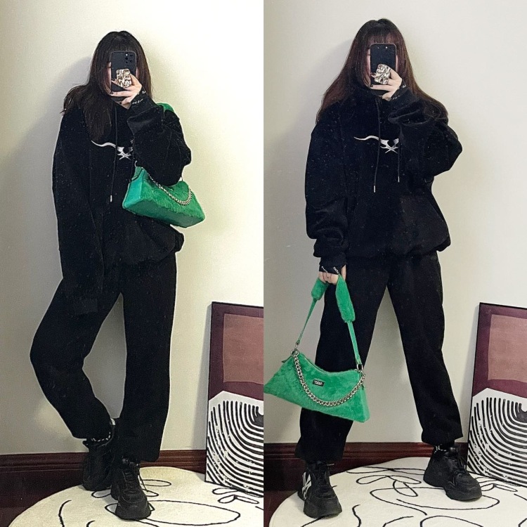 a.Pink moon _cc-江苏省·无锡市·新吴区-Pink moon cc-摄影师,平时有健身,***有做穿搭博主
还可以可以做各类测评 探店
微博粉丝1500左右